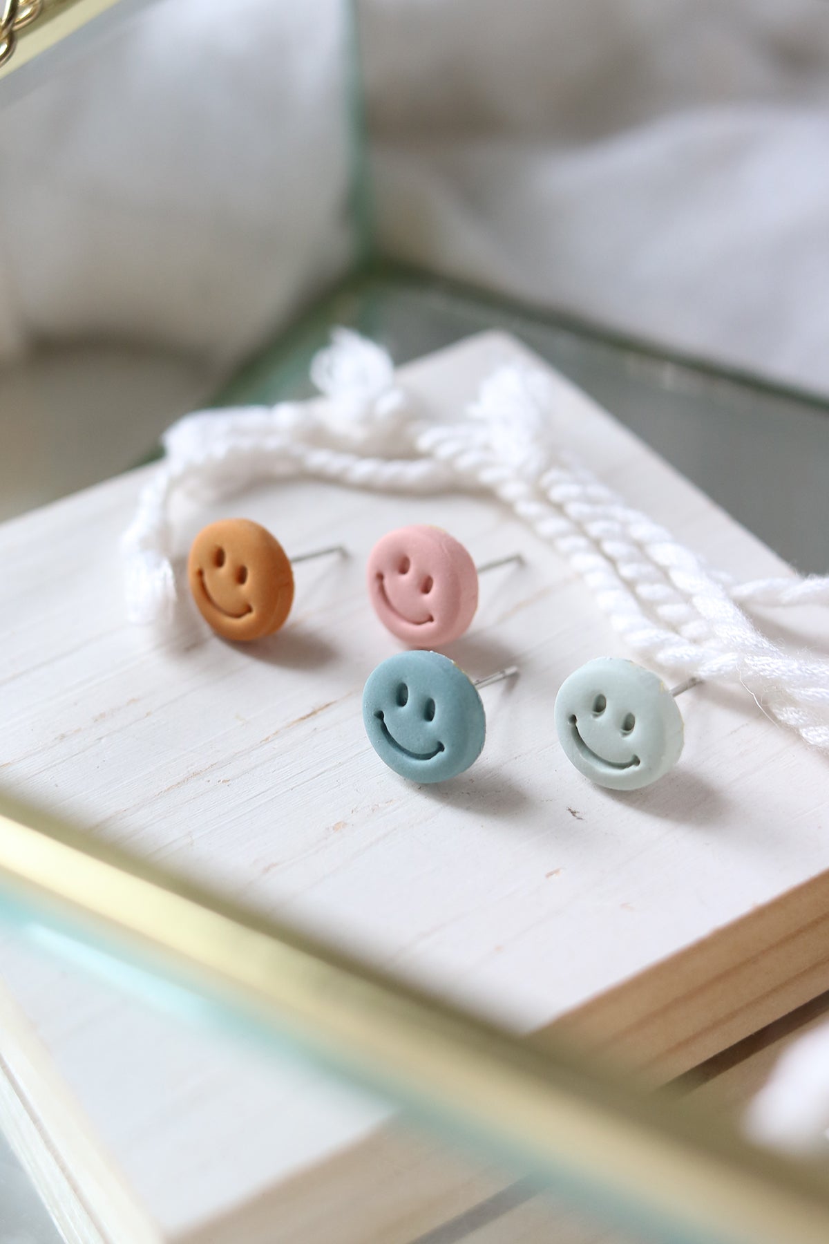 Don't Worry, Be Happy Studs