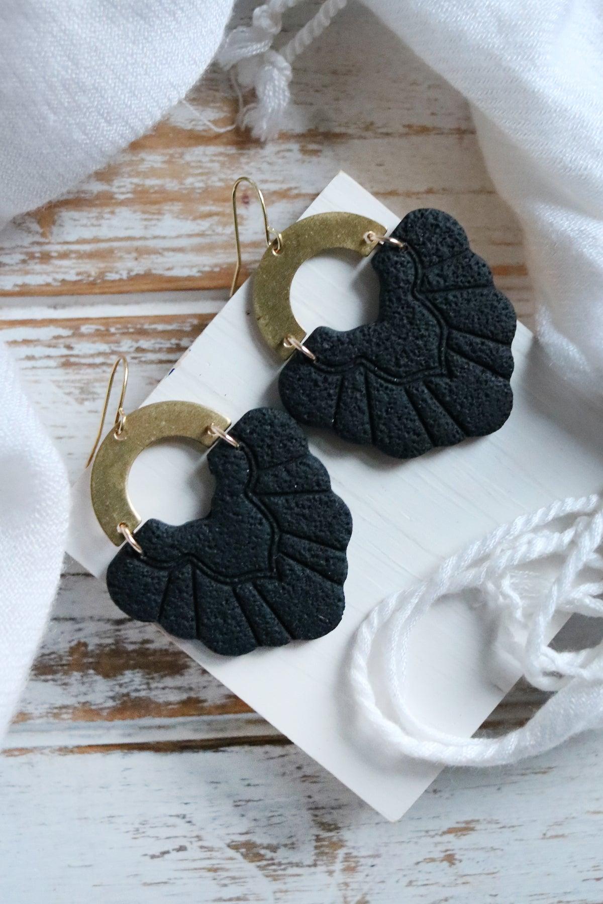 Crest Earrings - Onyx - Petal & Posy