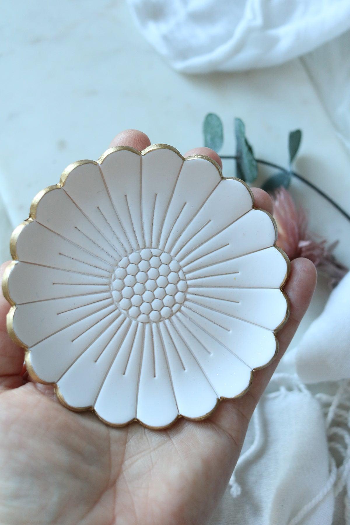 Daisy Dish - Petal & Posy
