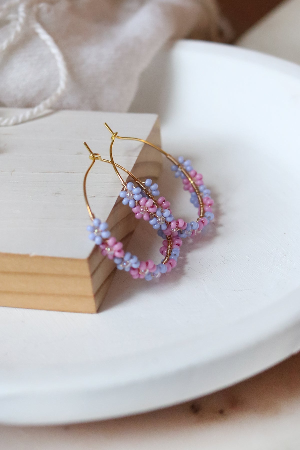 Daisy Chain Beaded Earrings in Lavender