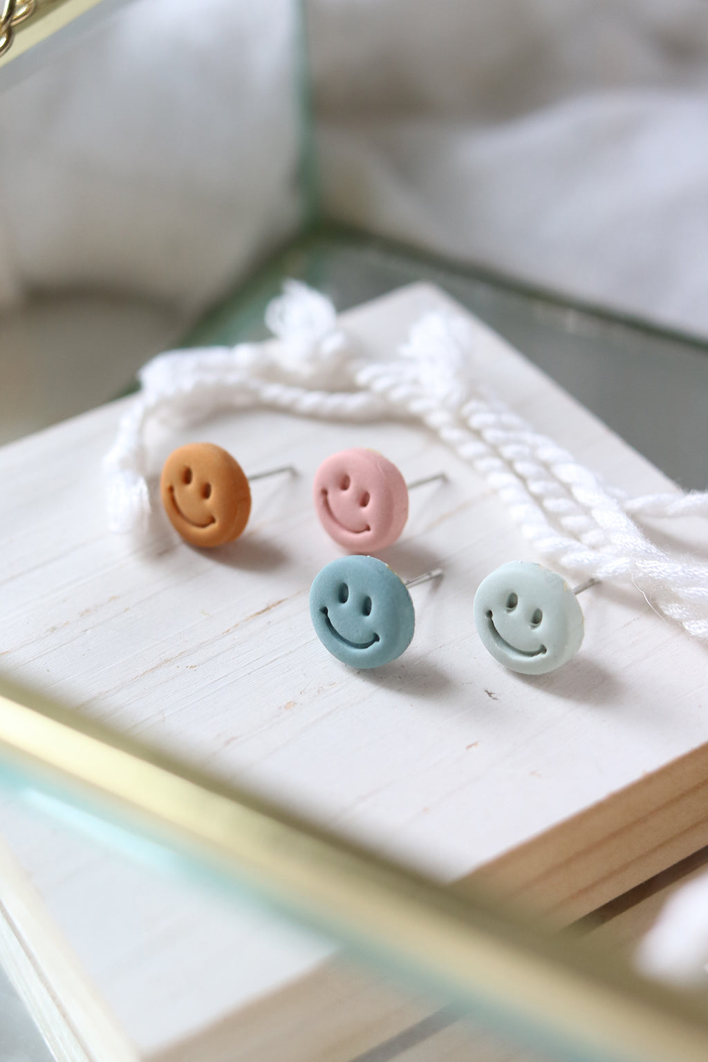 Don't Worry, Be Happy Studs