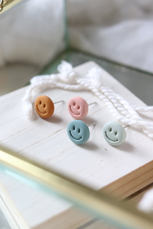 Don't Worry, Be Happy Studs