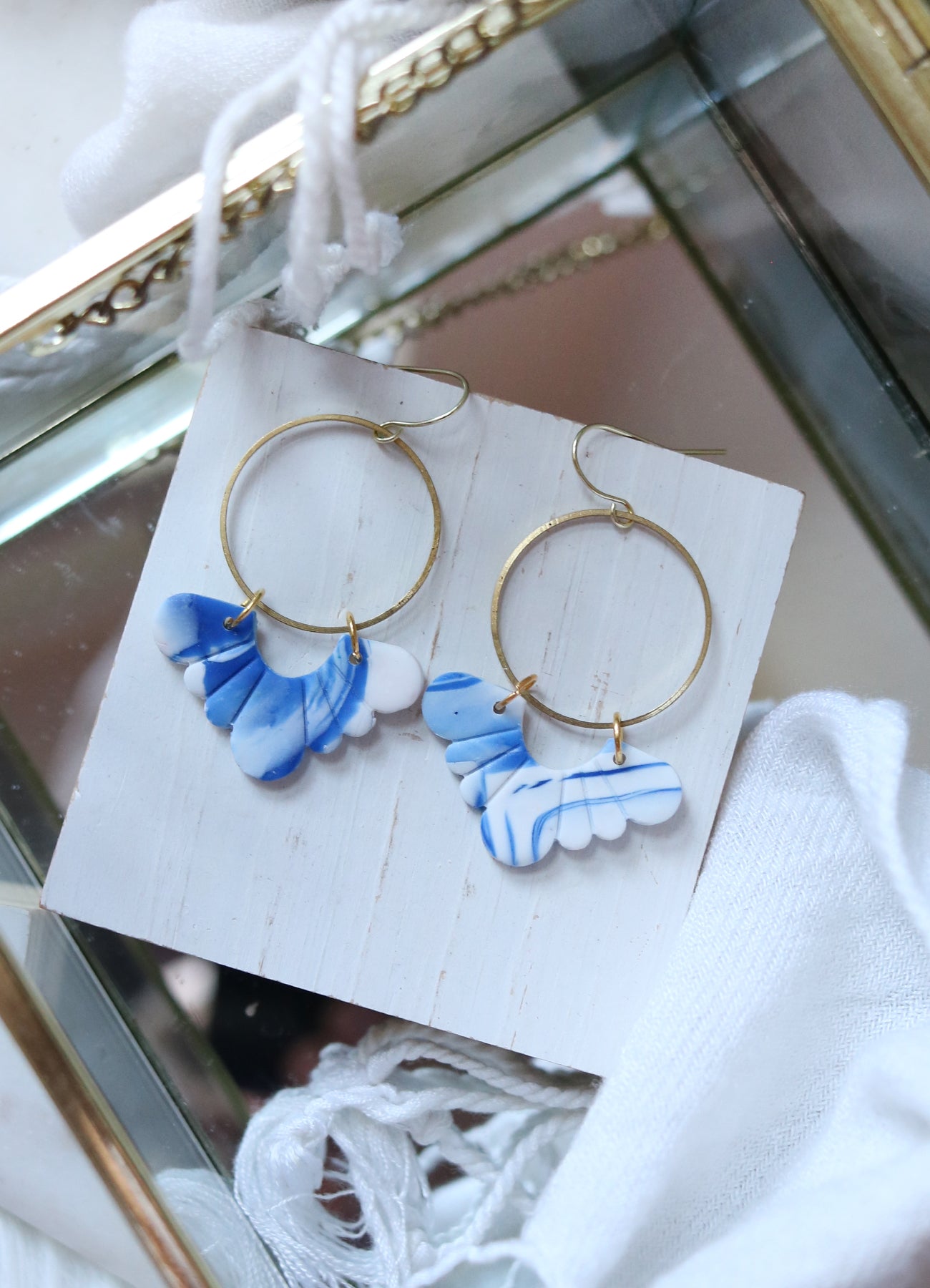 Flutter Hoop Earrings in Delft